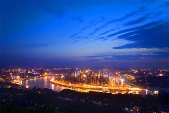 山城奇迹,重庆——自信与成就的舞台