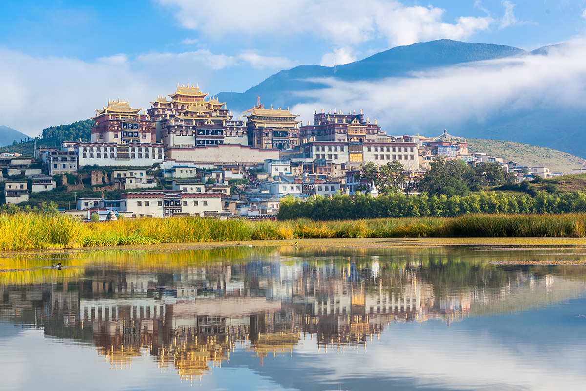 彩云之南,云南的播音稿美丽画卷