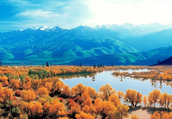 新疆印记,青春的脚步与梦想同行