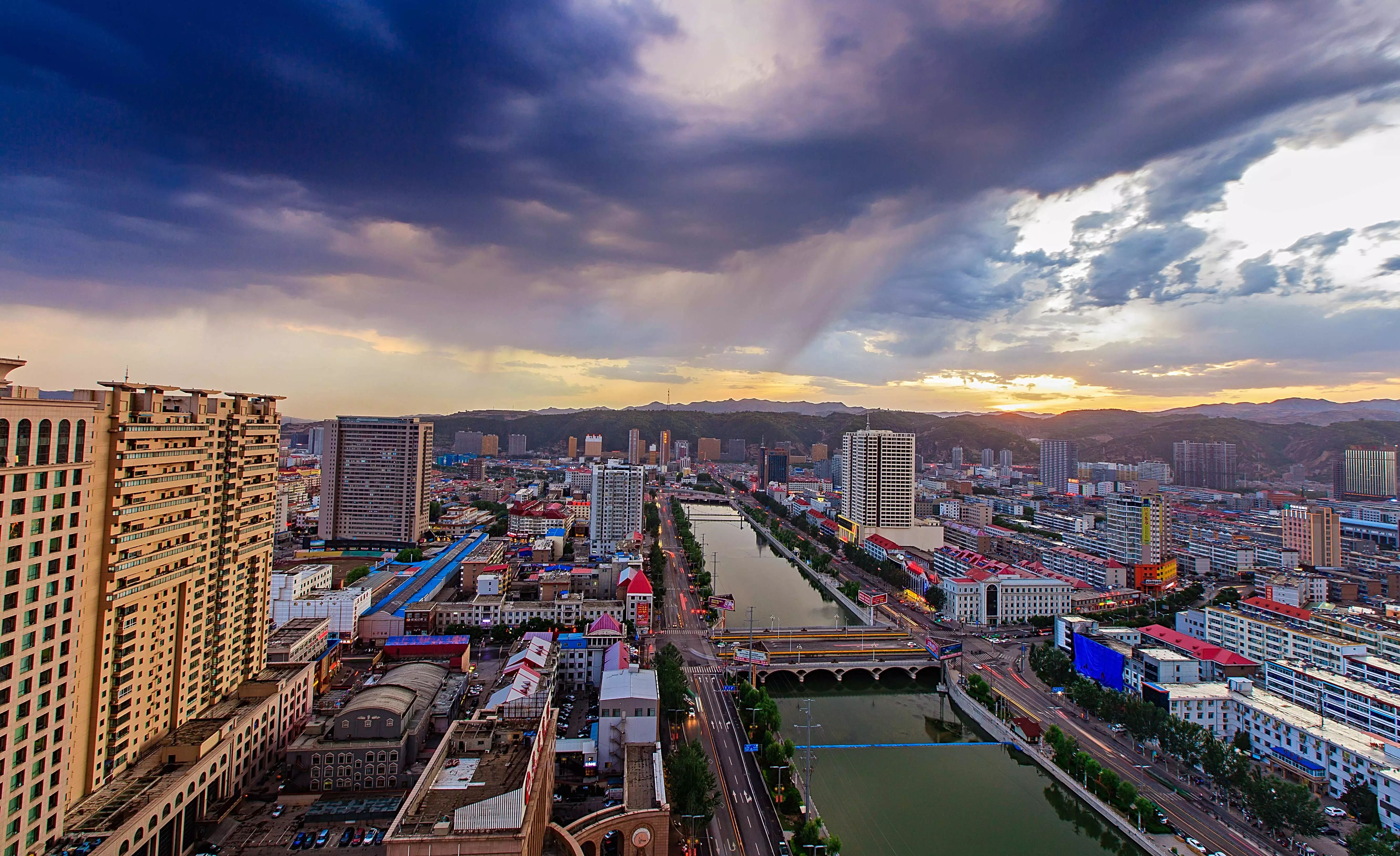 探寻吕梁深处的神秘小巷小店